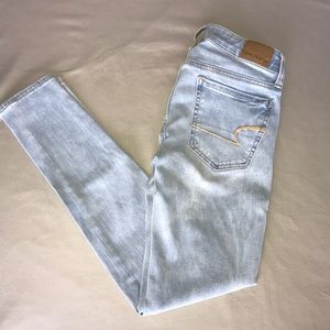 American Eagle light wash jeans